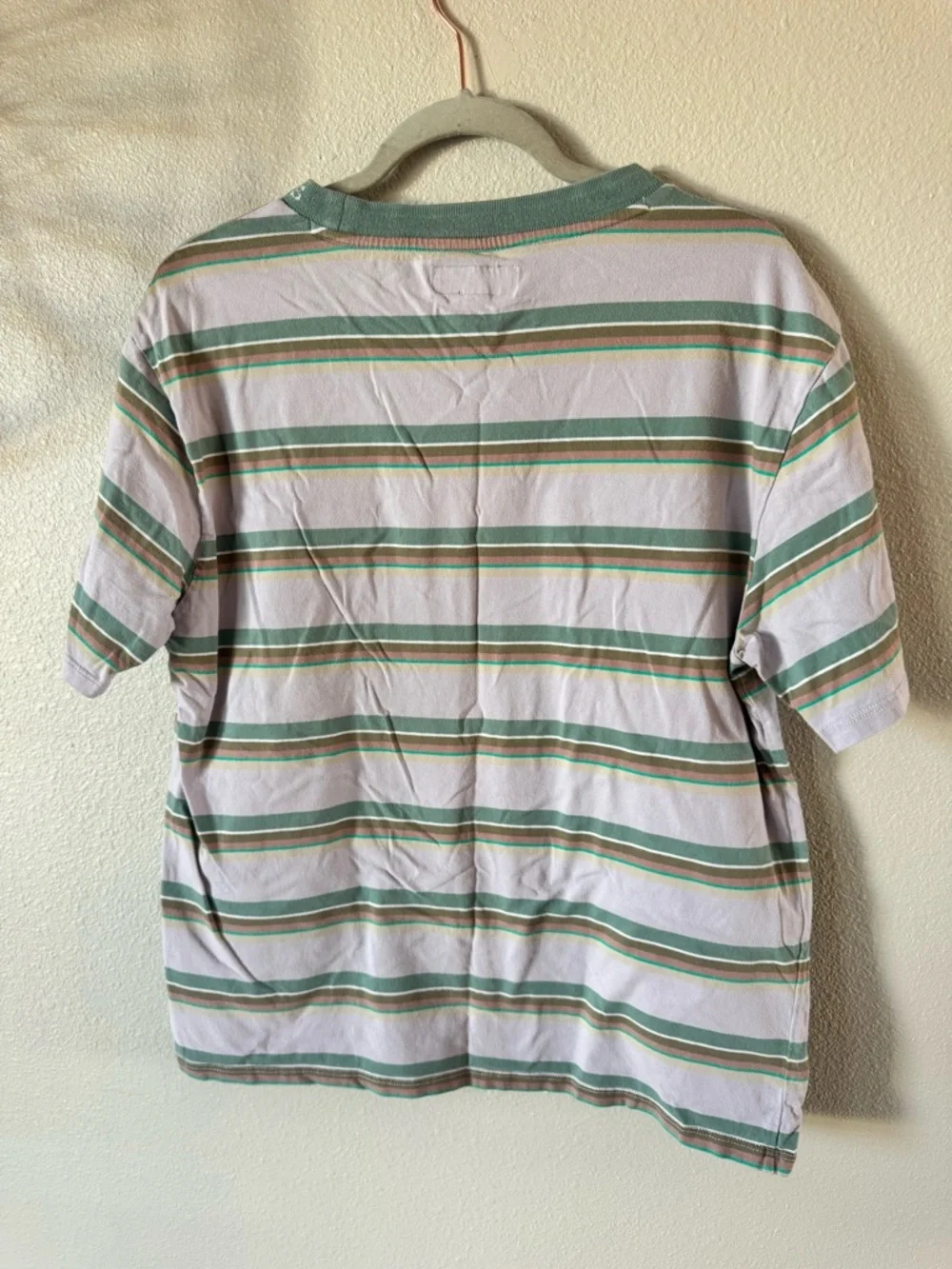 Vintage Guess Striped Tee in Sage, Cream and Lavender Accents. Size S (men’s) - Picture 4 of 8
